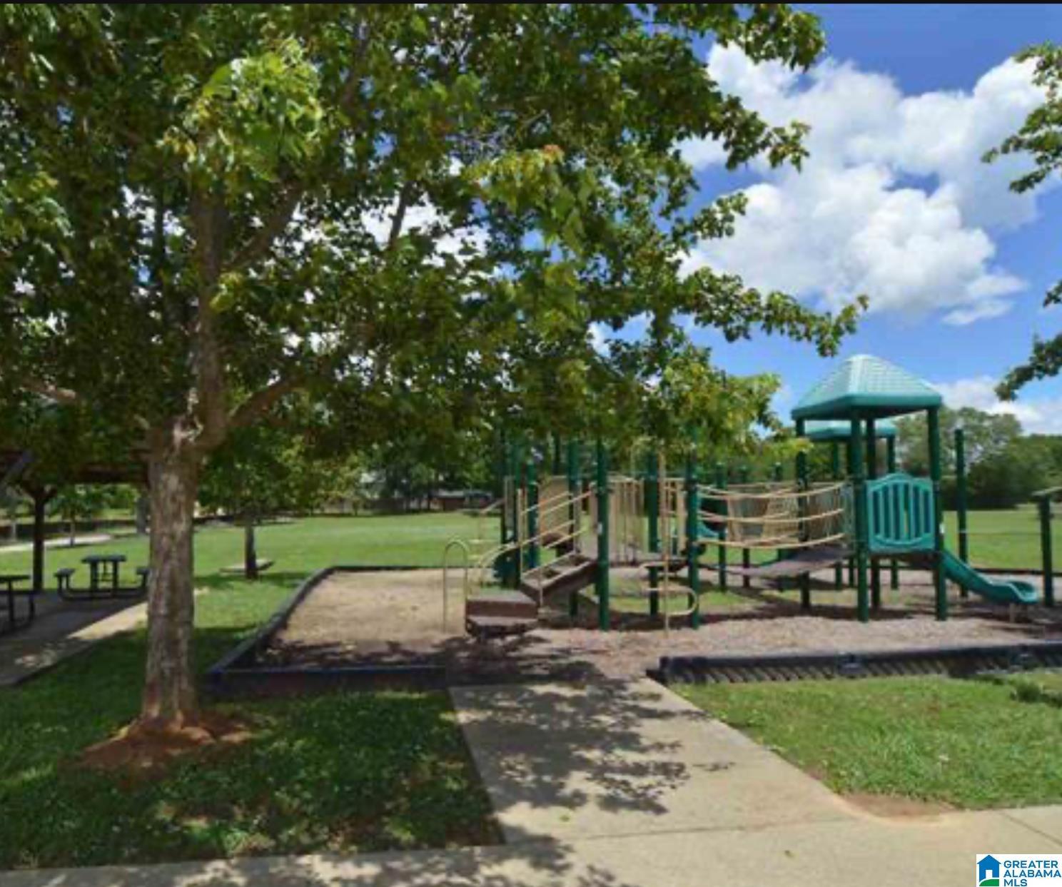 Image 4: Nearby Park