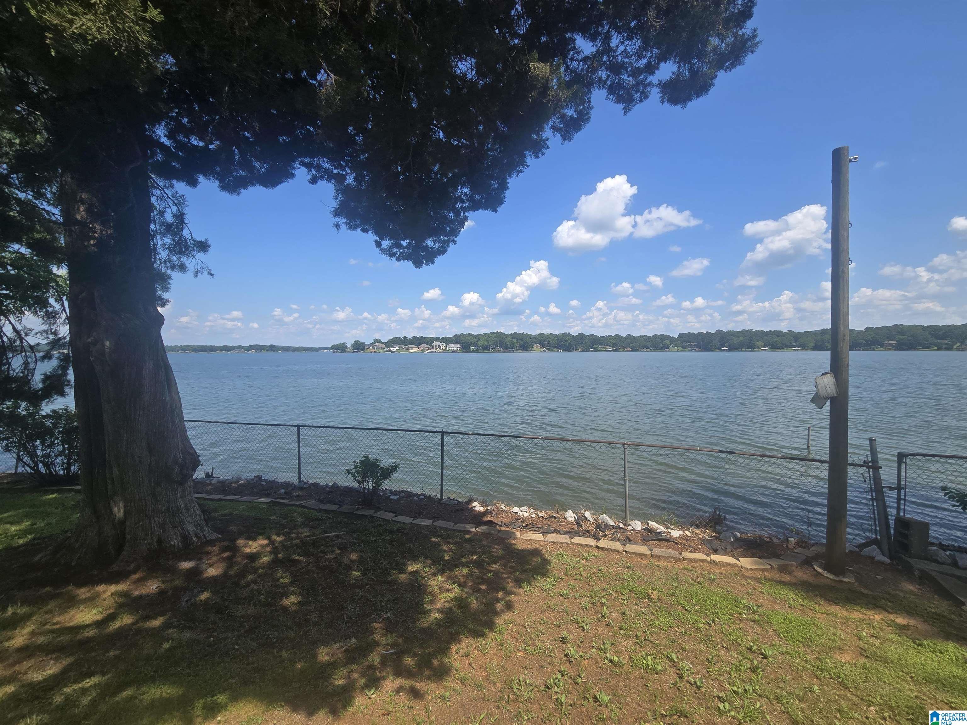 Image 3: View