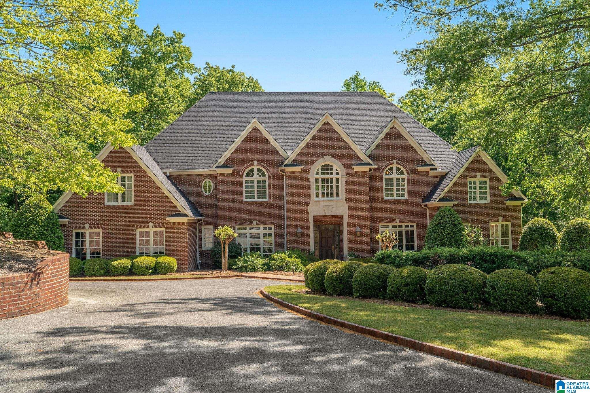 Image 3: Front Of Structure