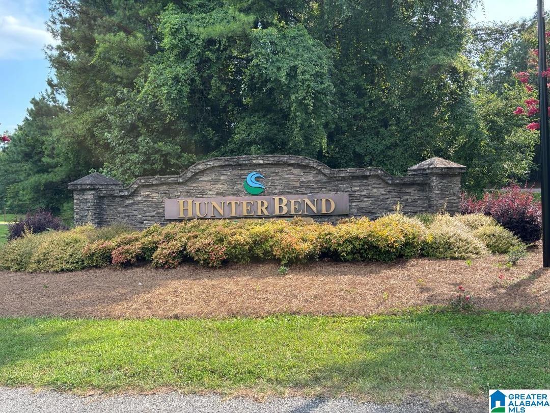 Image 2: Hunter Bend Entrance