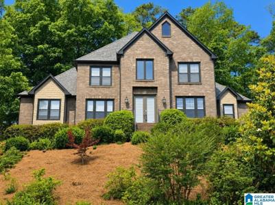 5065 LAKE CREST CIRCLE