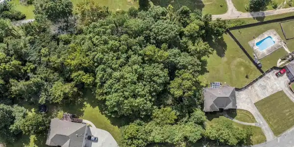 7604 AZALEA CIRCLE