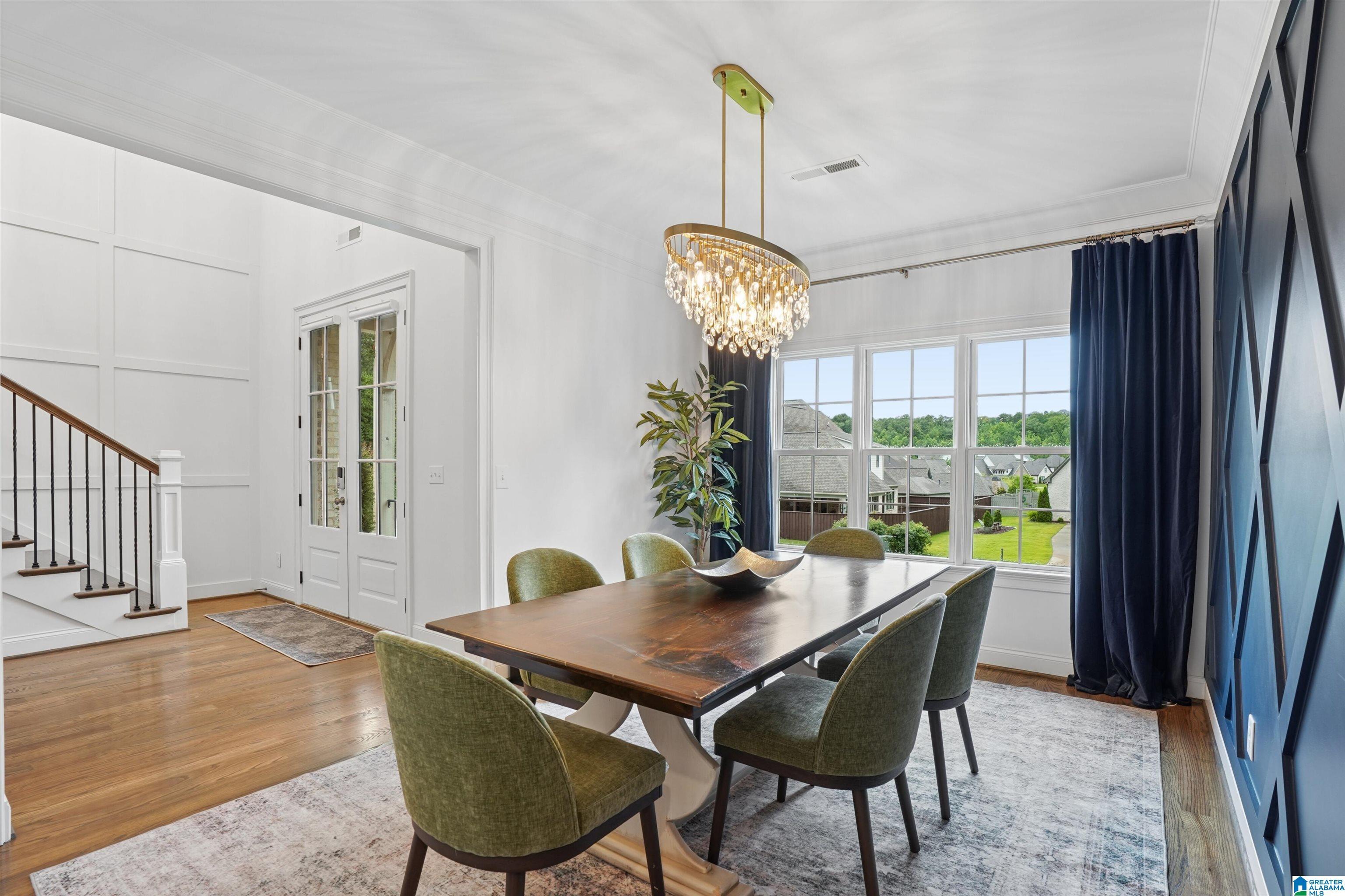 Image 3: Dining Area