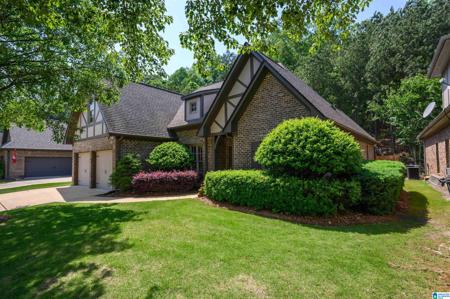 1609 CREEKSIDE DRIVE