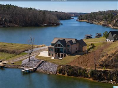 445 LAKE POINTE DRIVE