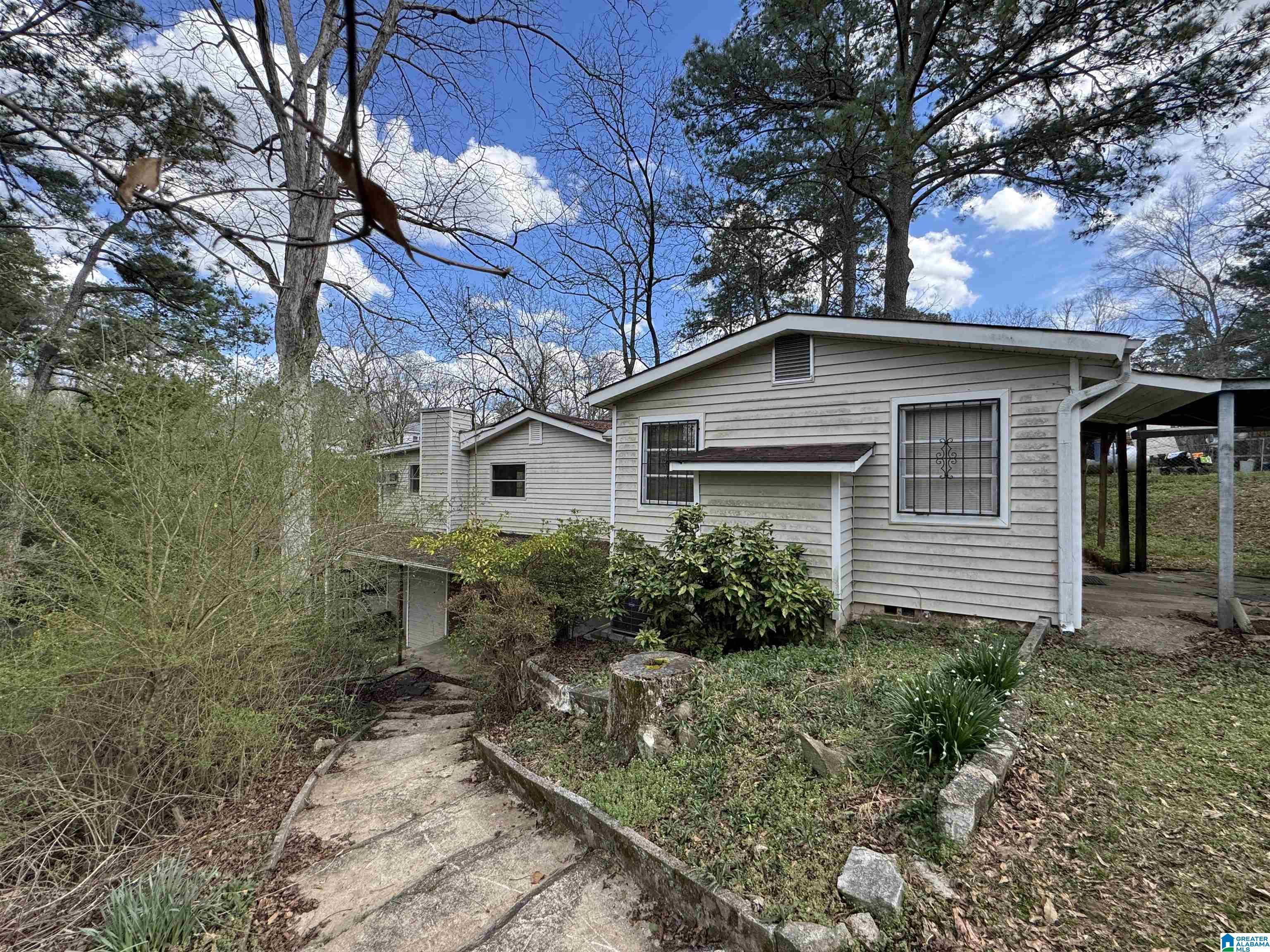 Image 3: Side Of Structure