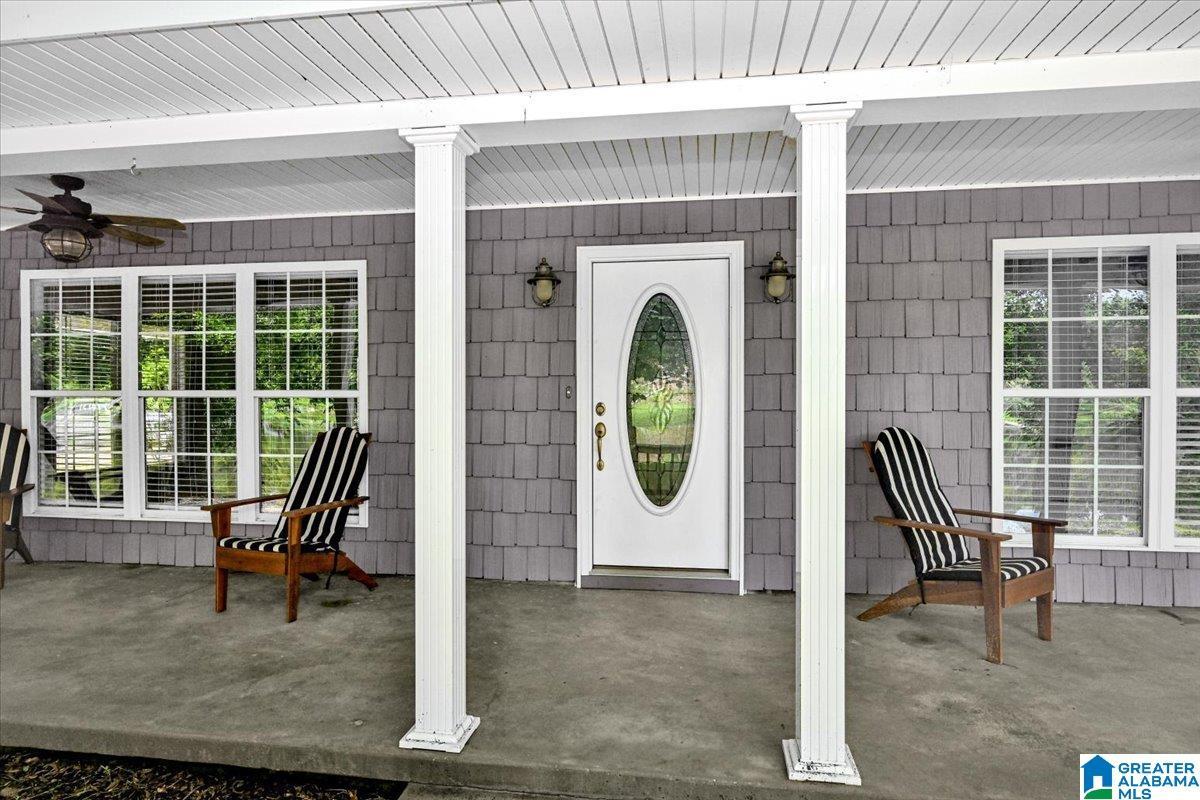 Image 3: Entry