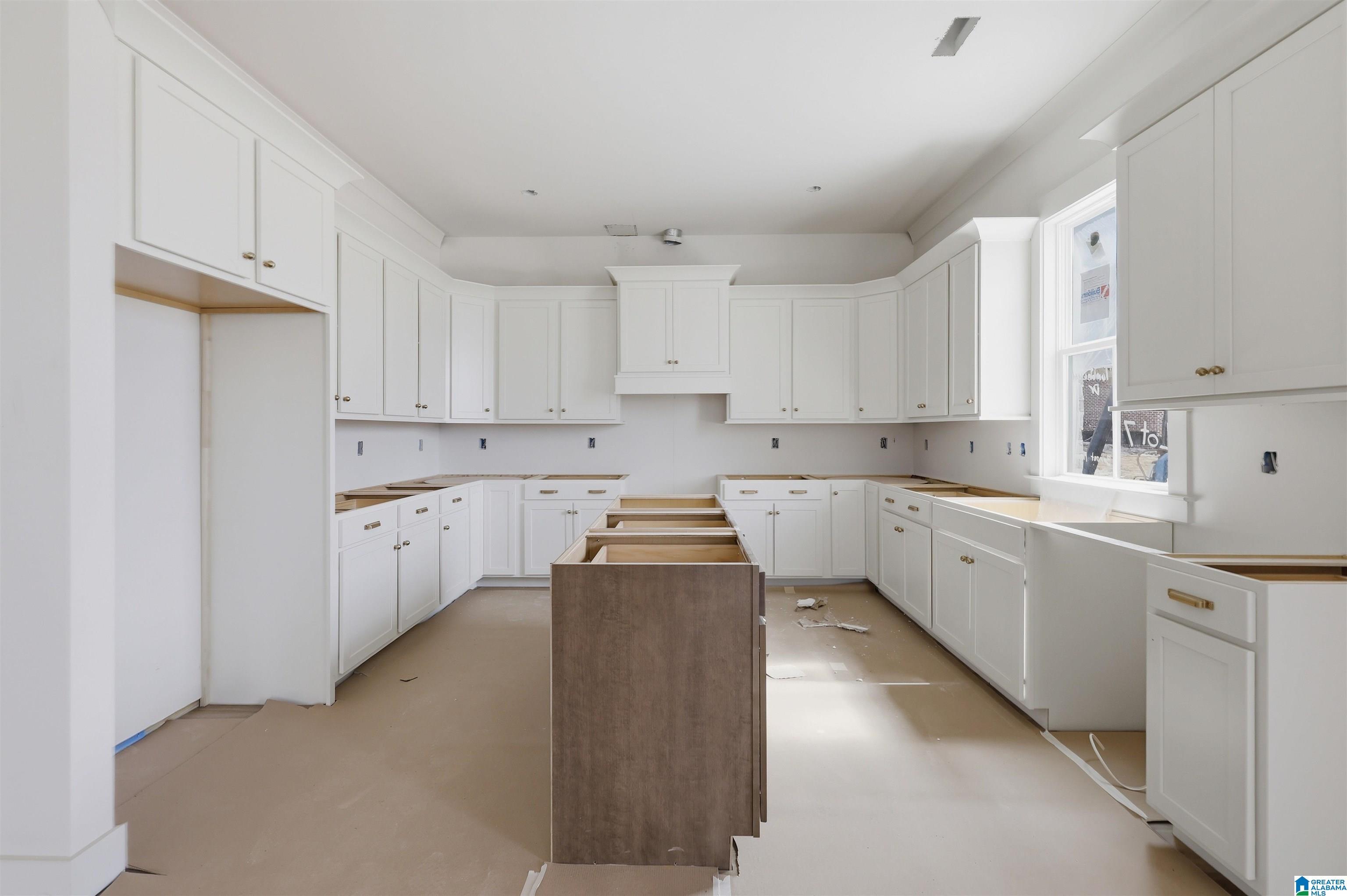 Image 2: Kitchen