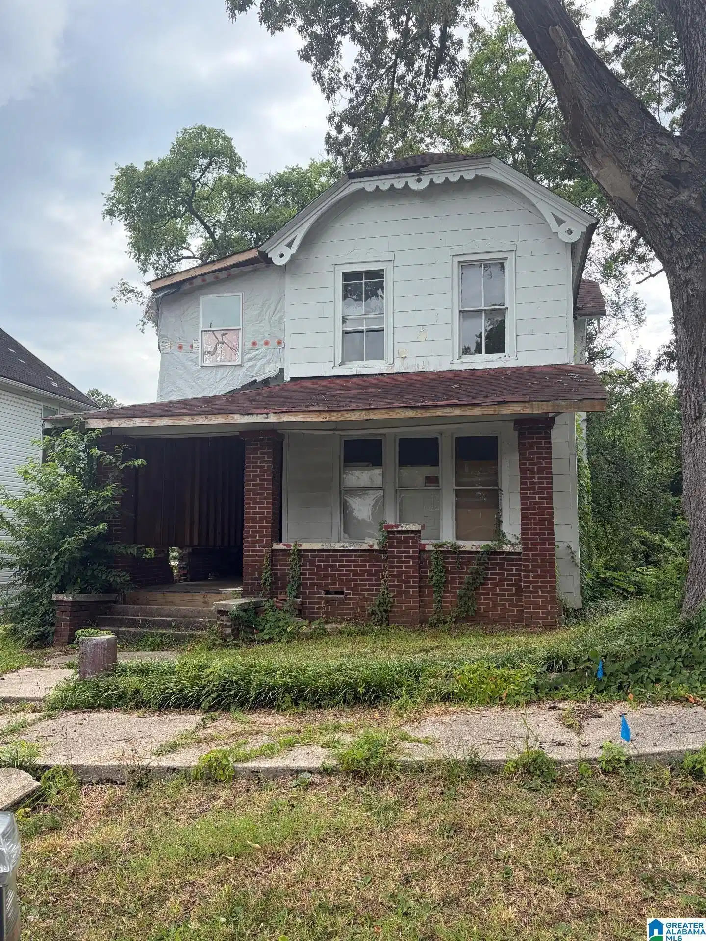 Image 1: Front Of Structure