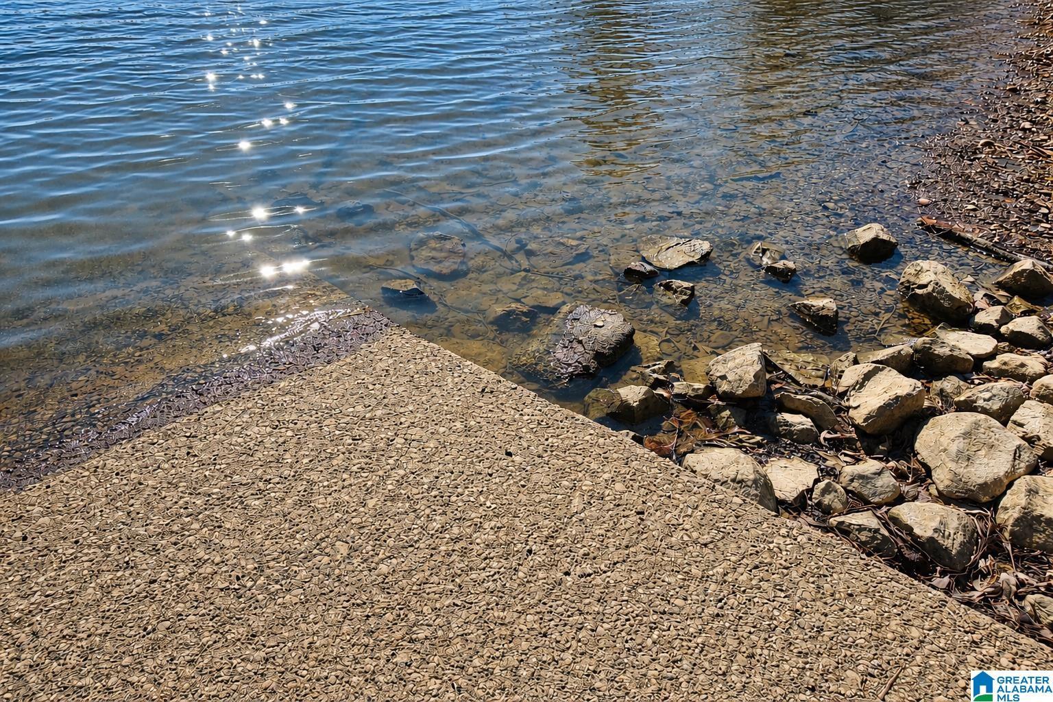 Image 3: Lake Weiss Cedar Bluff, AL