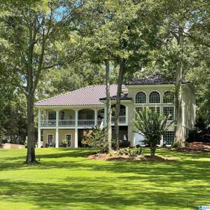 1015 RIVER OAKS DRIVE