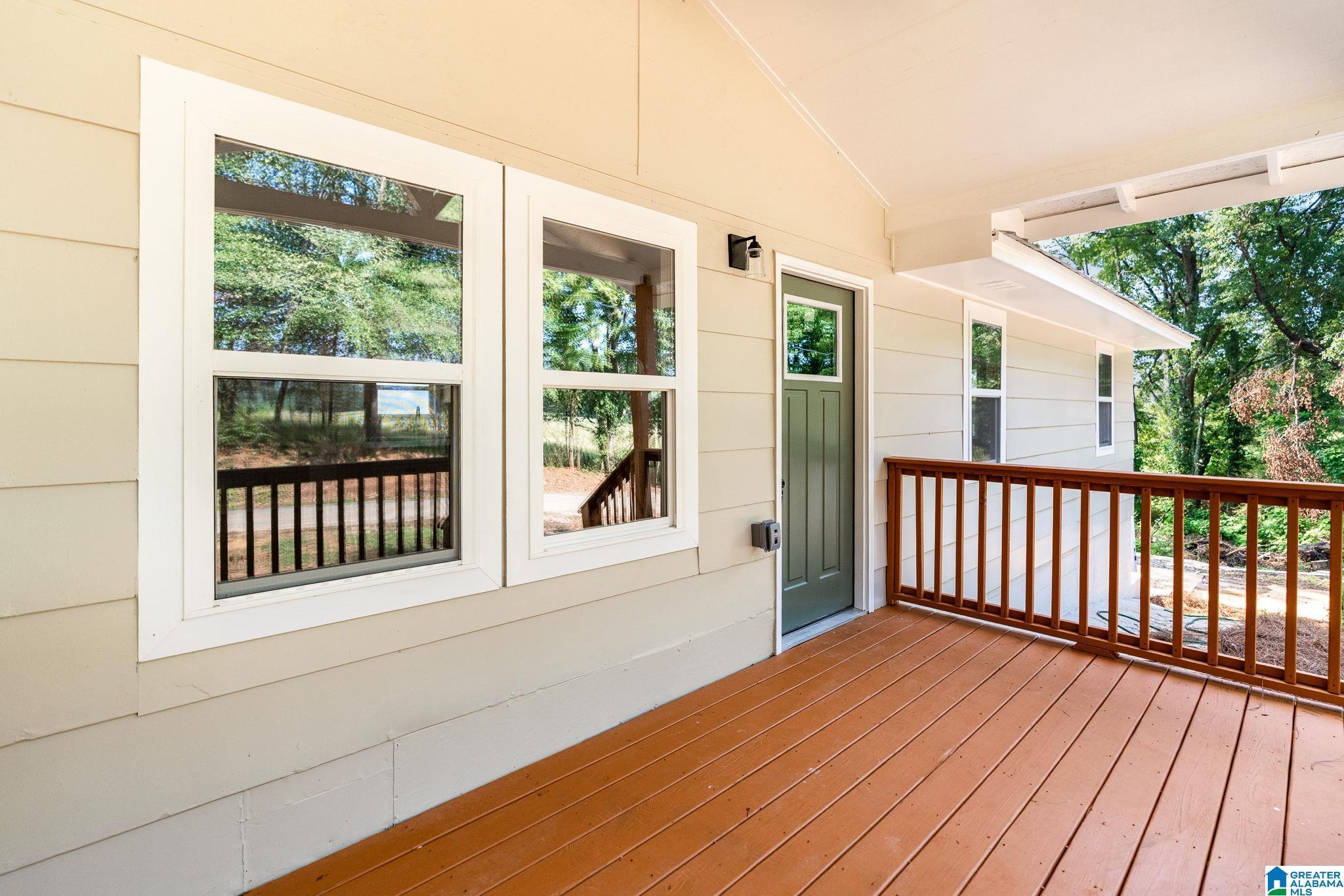 Image 4: Deck
