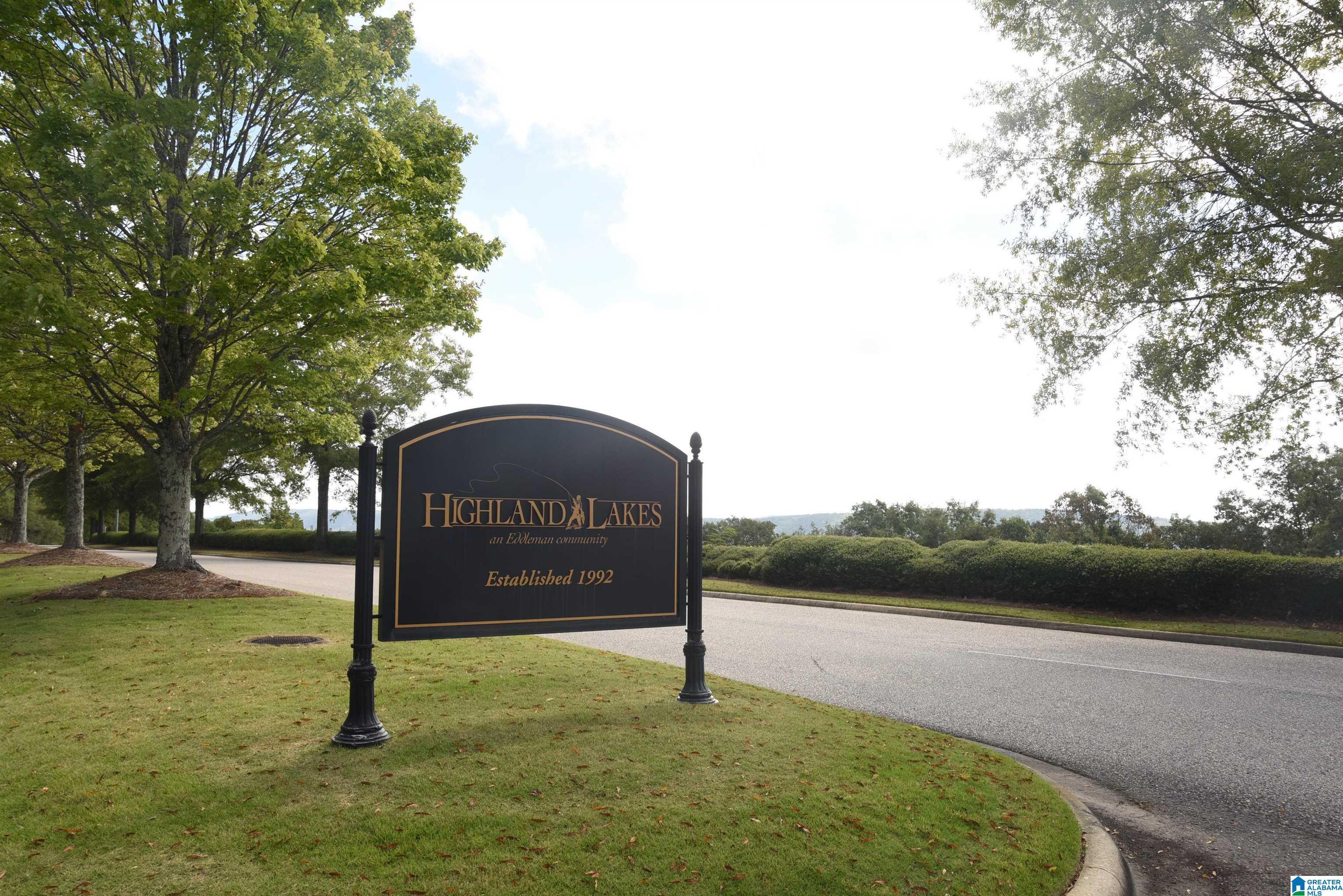 Image 4: Gated Highland Lakes