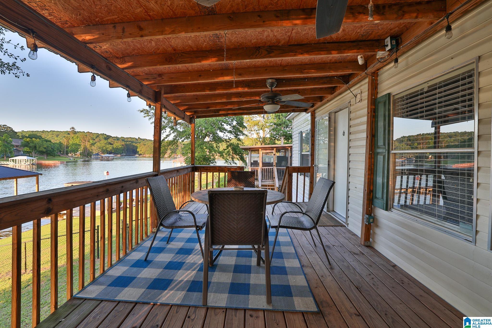 Image 3: Deck