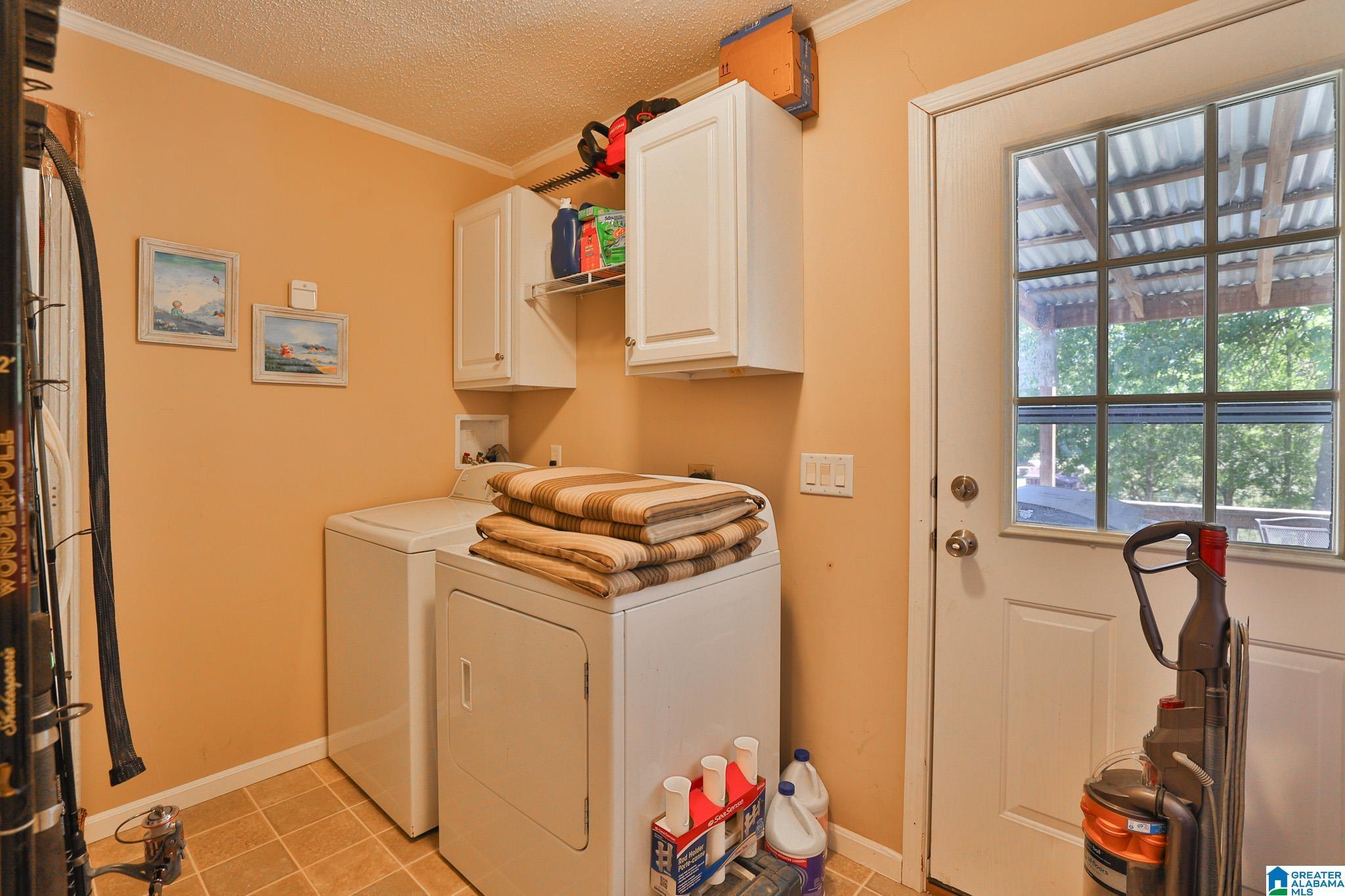 Image 2: Laundry
