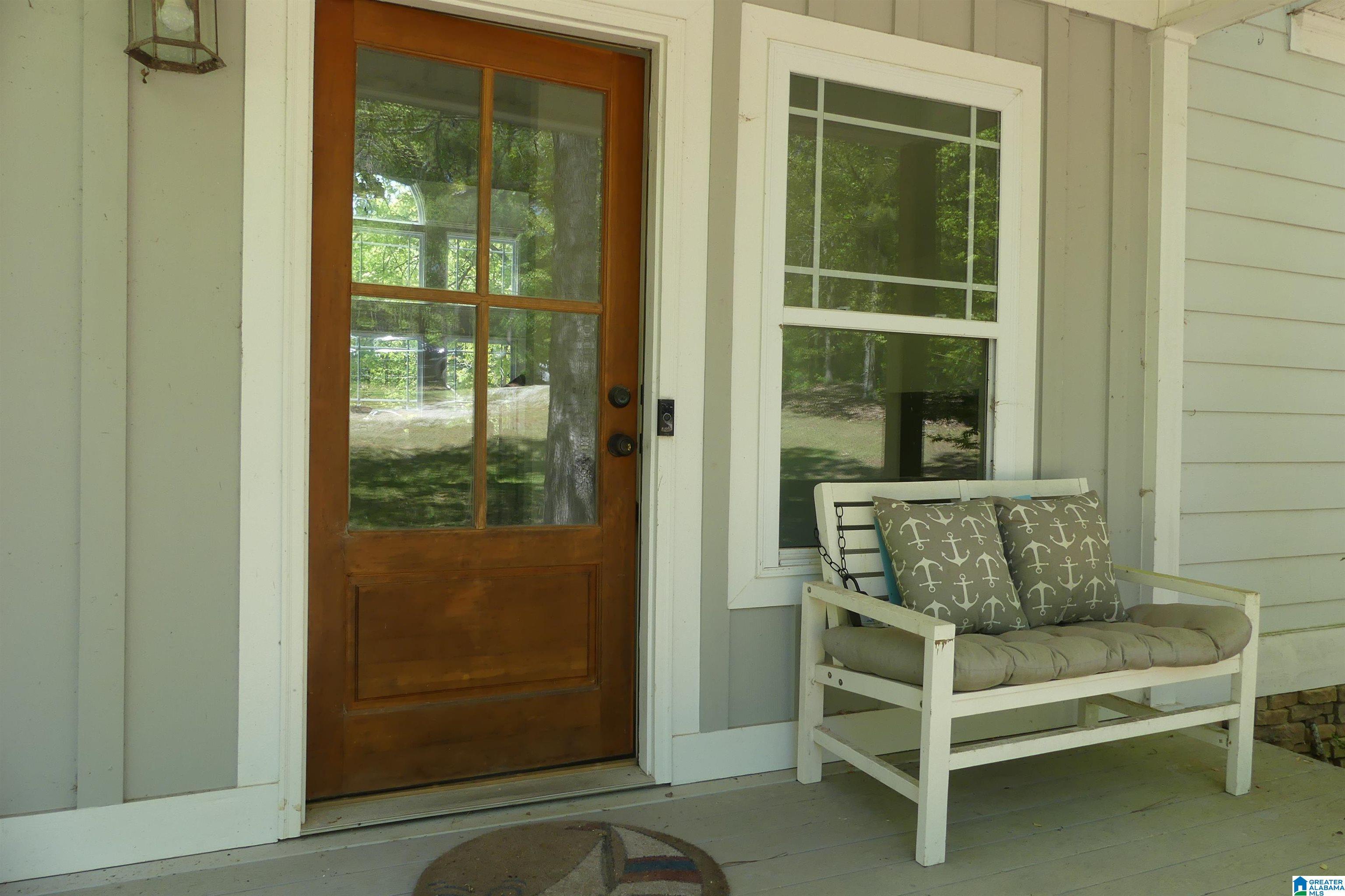 Image 3: ENTRY SPEAKS WELCOME TO THE LAKE