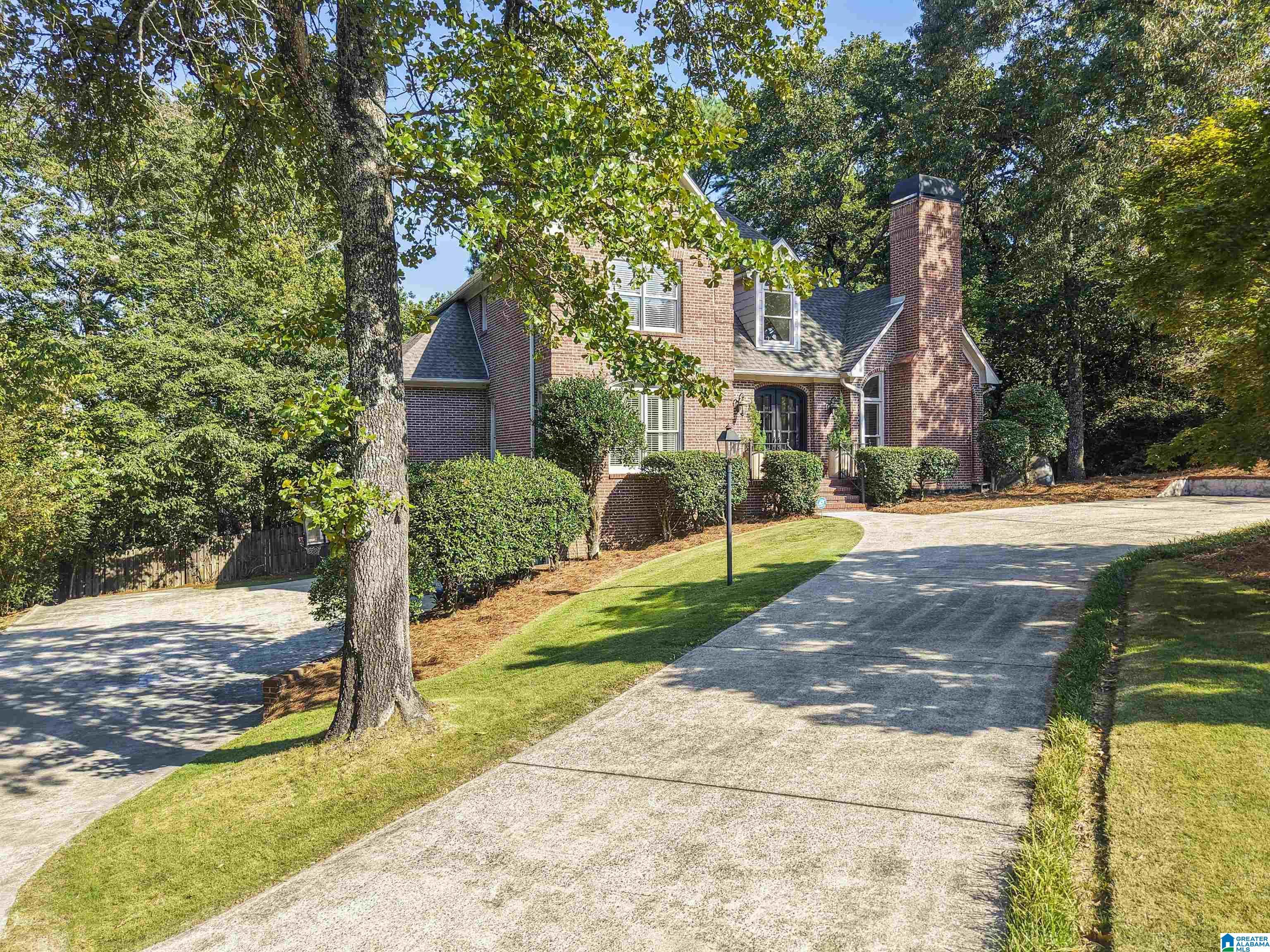 Image 2: Dual Driveways and front parking