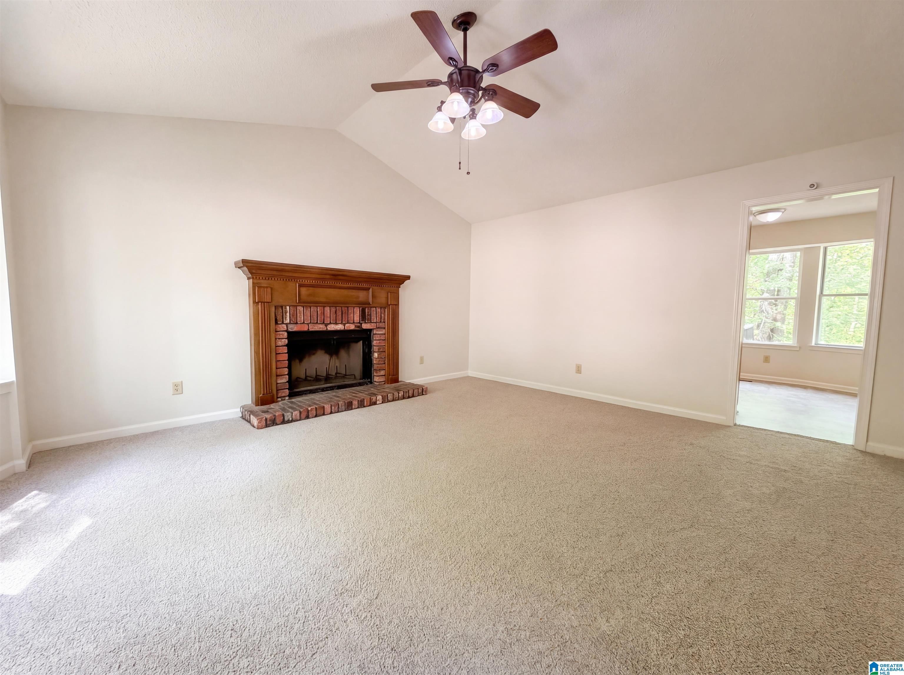 Image 3: Living Room