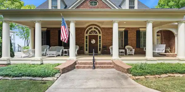 Image 4: Entry