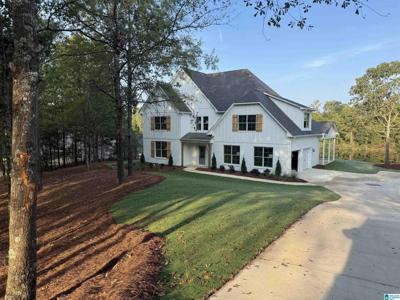 636 EMERALD TRACE