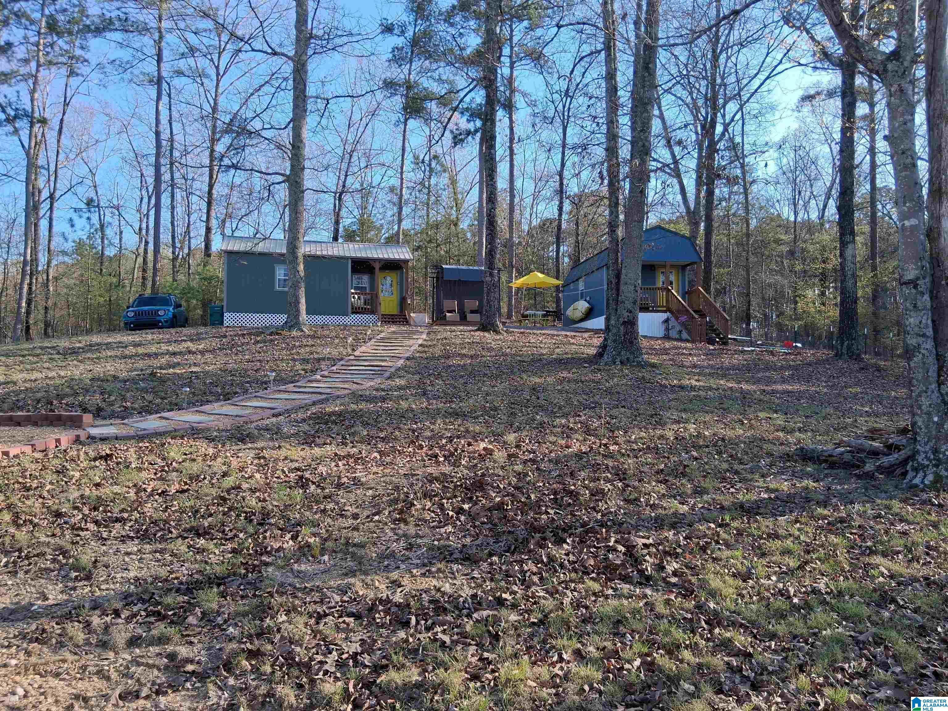 Image 4: Front Of Structure