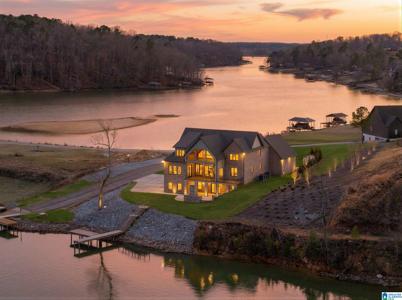 445 LAKE POINTE DRIVE