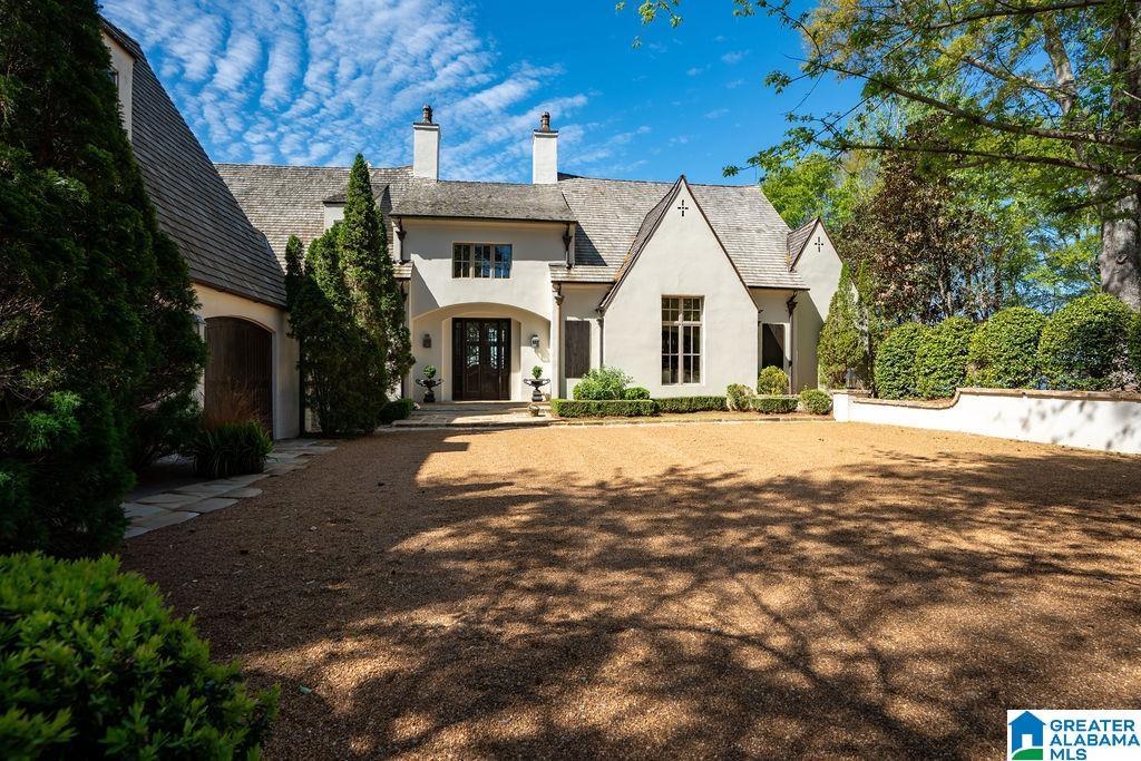 Image 4: Front Of Structure