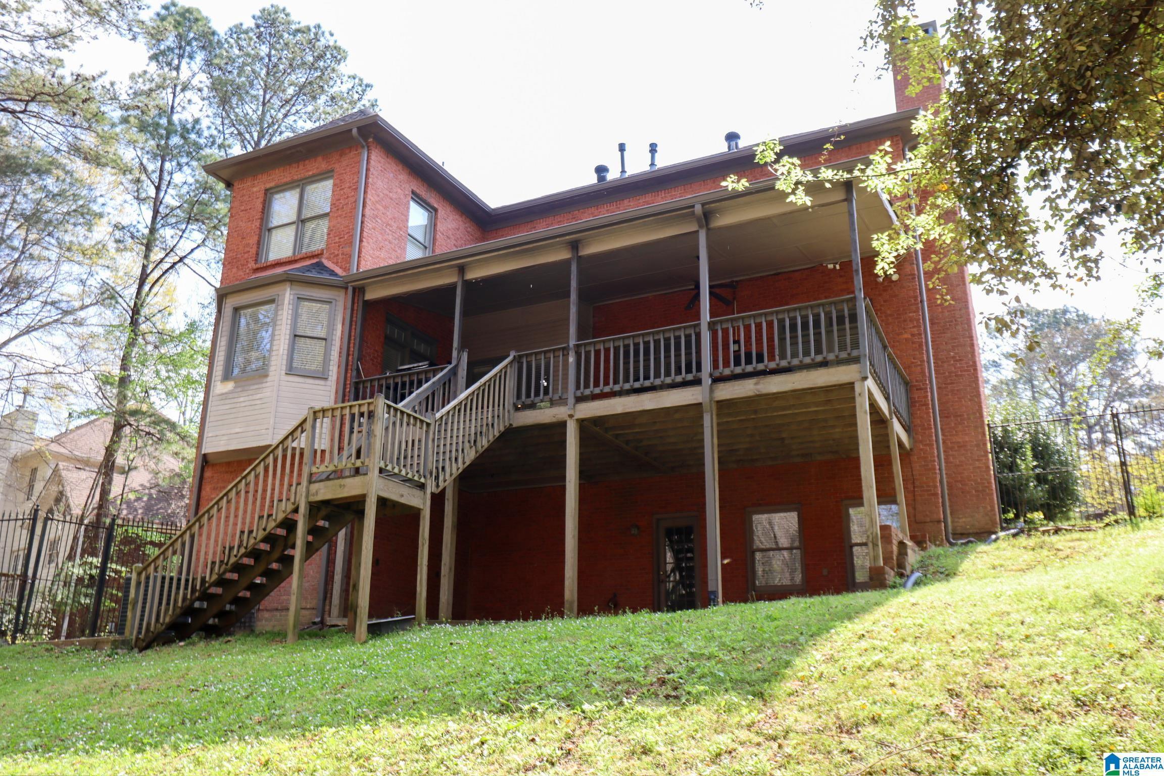 Image 4: Back Of Structure