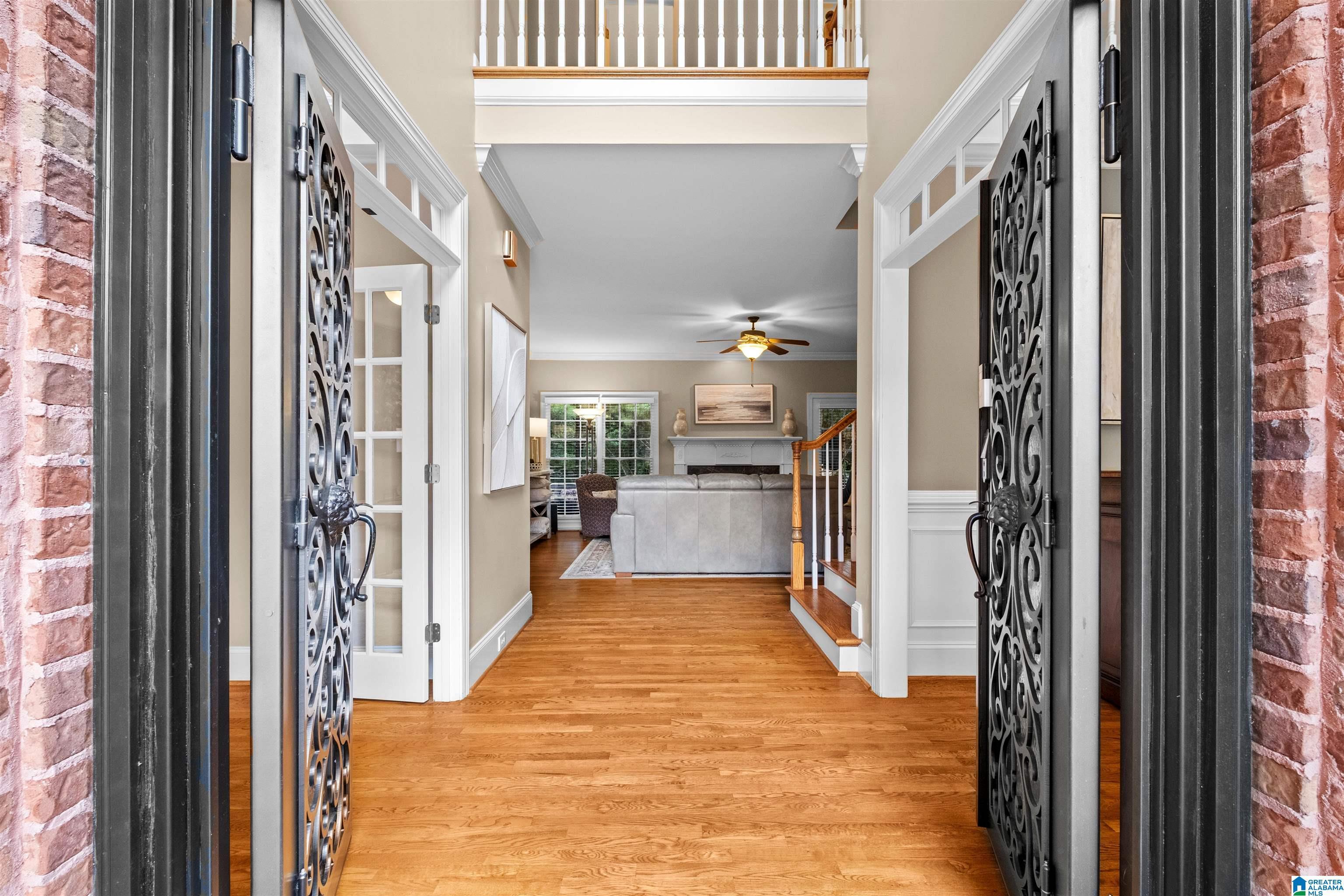 Image 4: Entrance Foyer