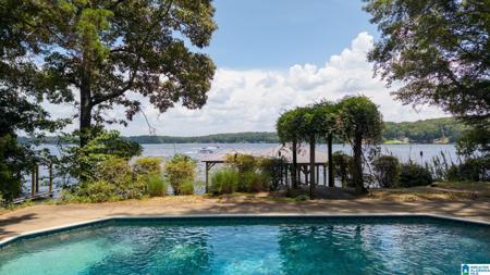 400 RIVER OAKS DRIVE