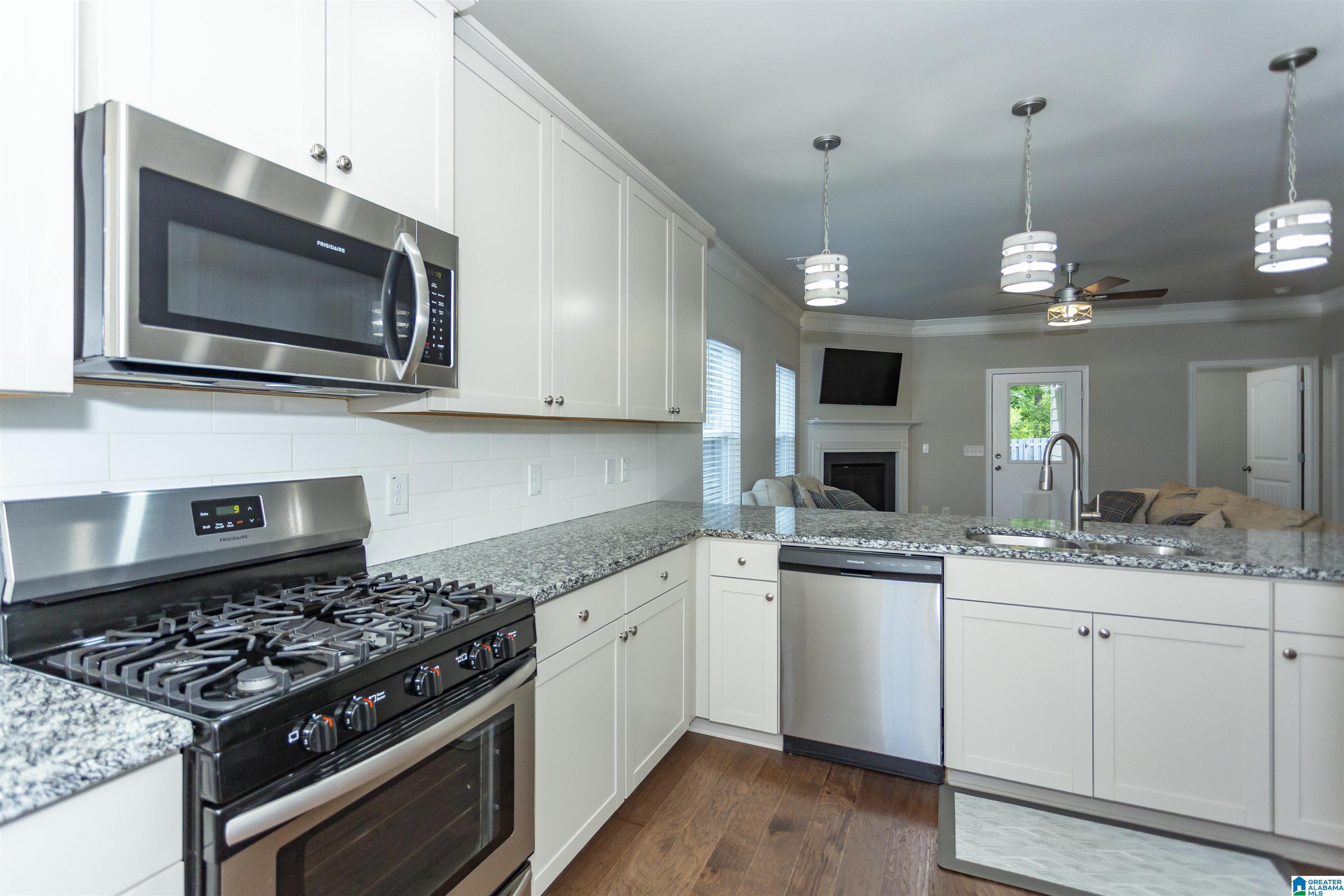 Image 2: Kitchen