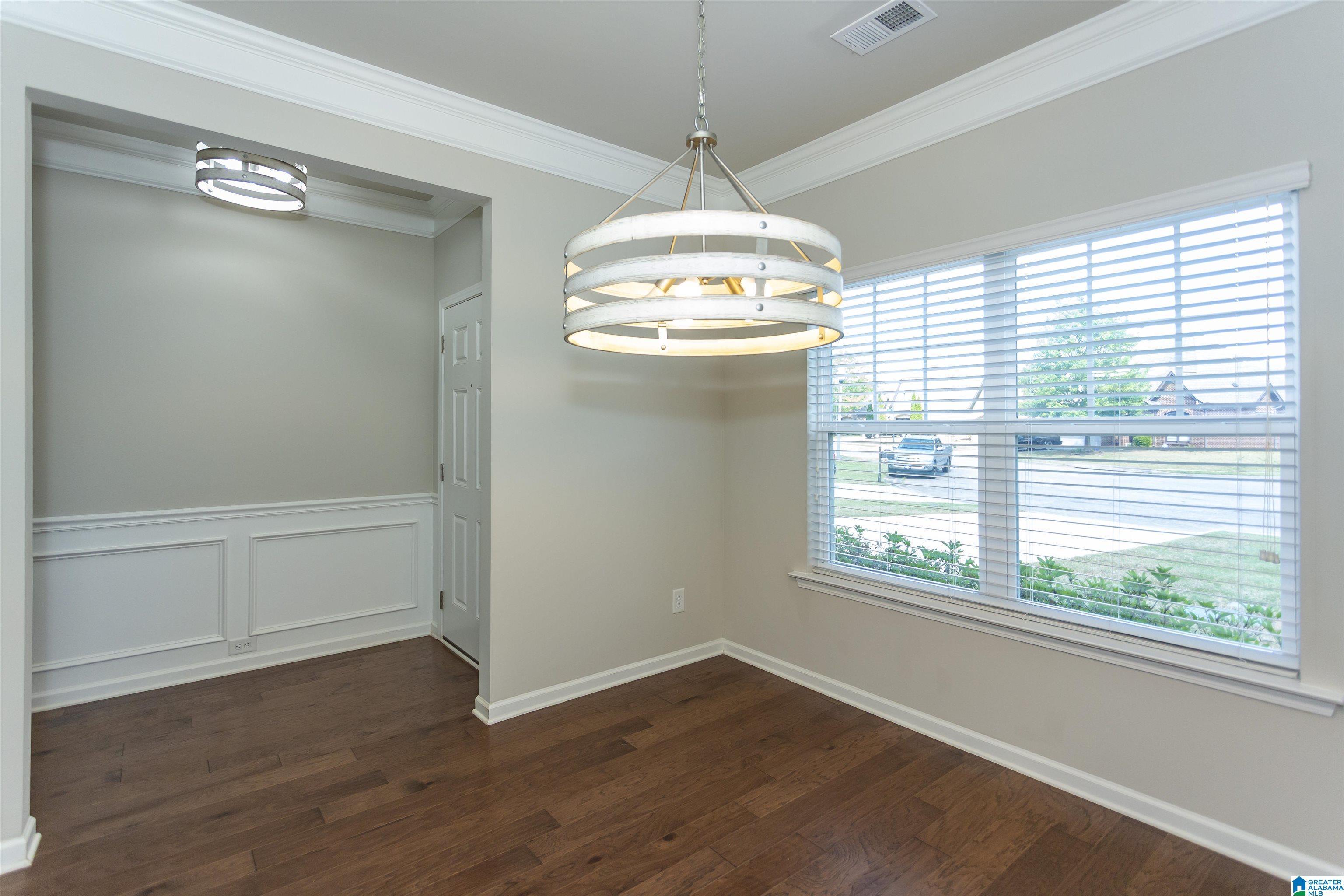 Image 4: Dining/Flex Space