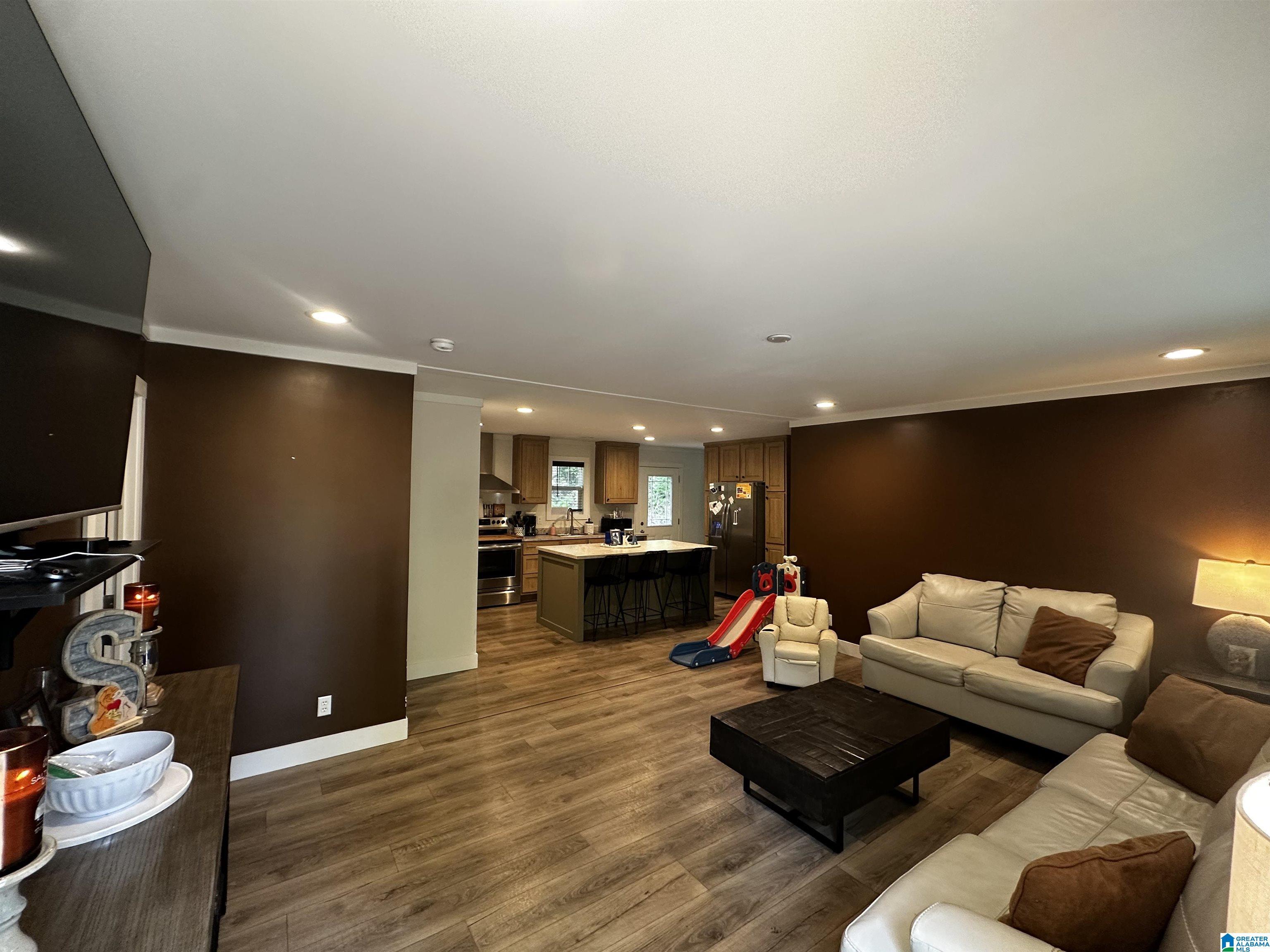 Image 2: Living Room