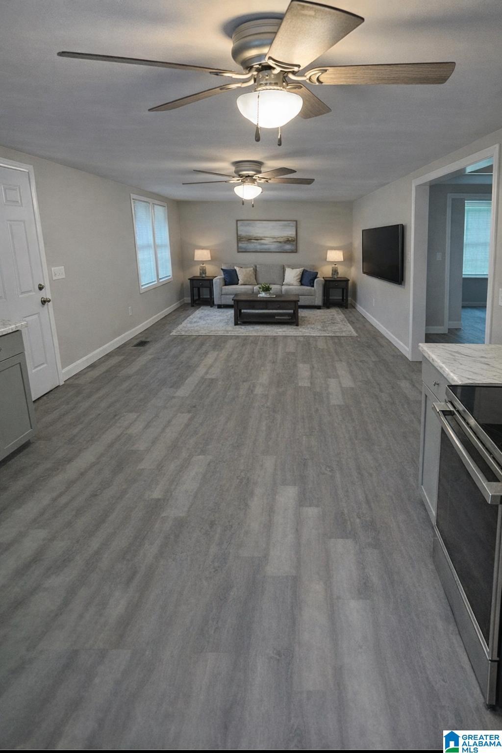 Image 3: Living Room