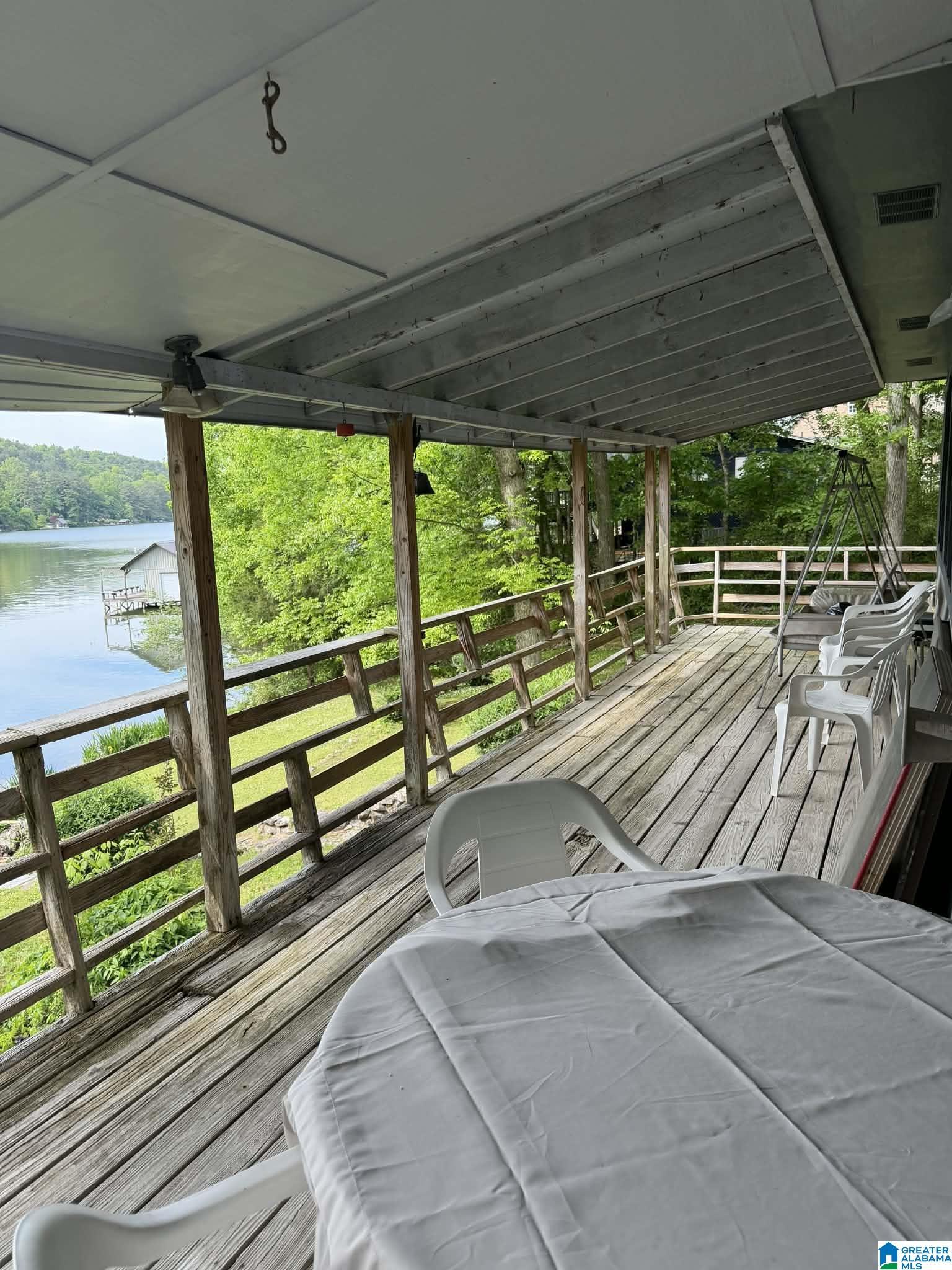 Image 4: Deck