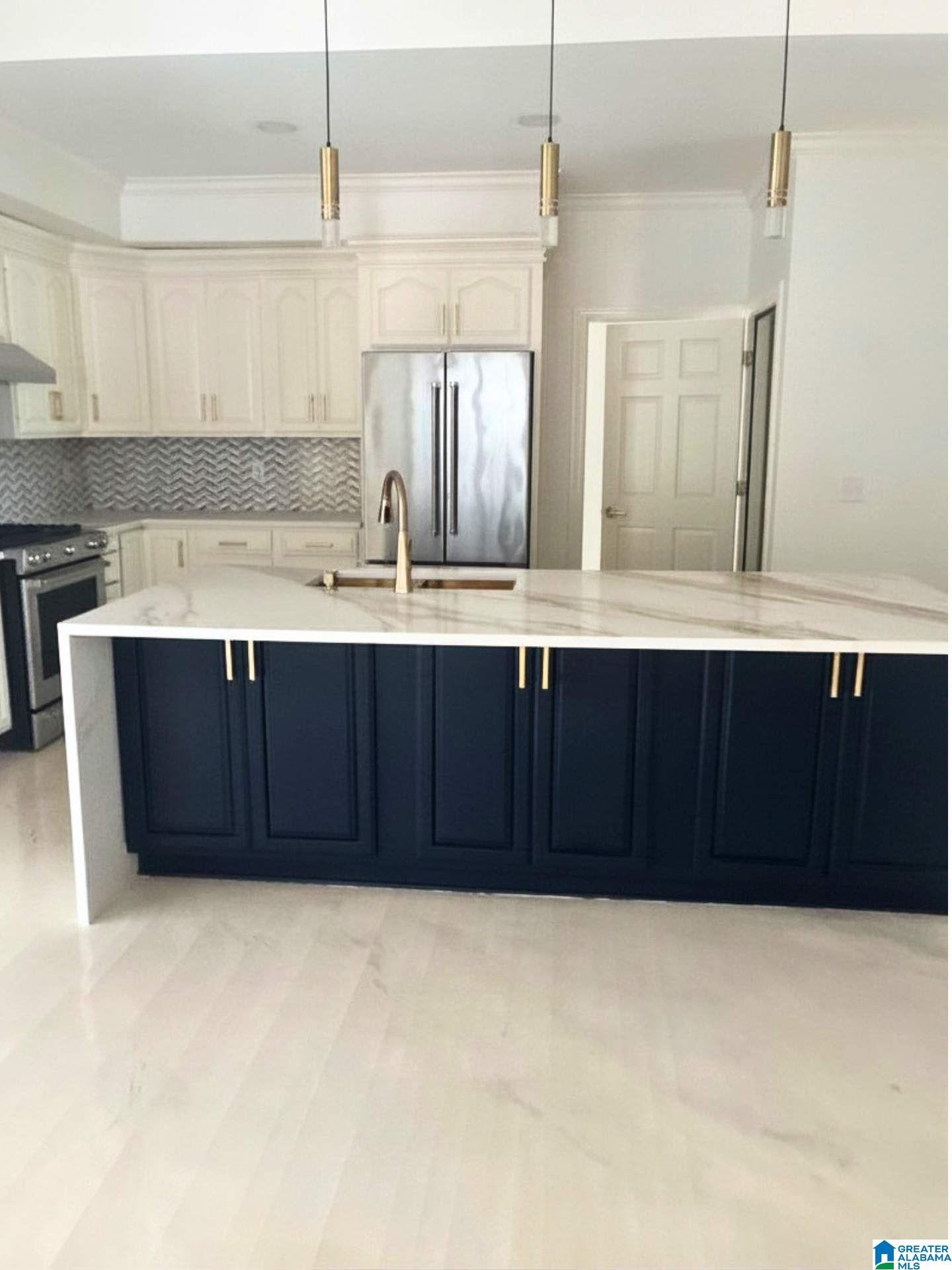 Image 2: Kitchen