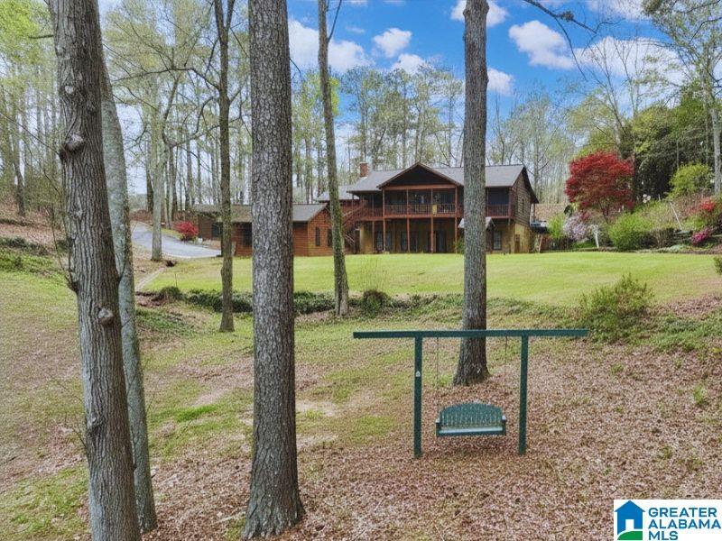 Image 3: Yard