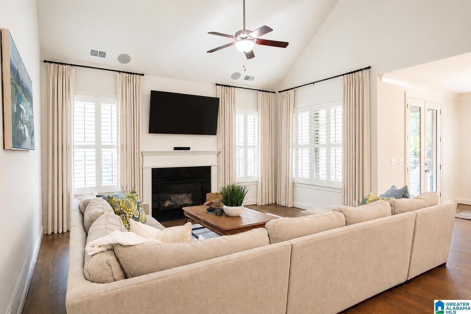 Image 3: Great Room