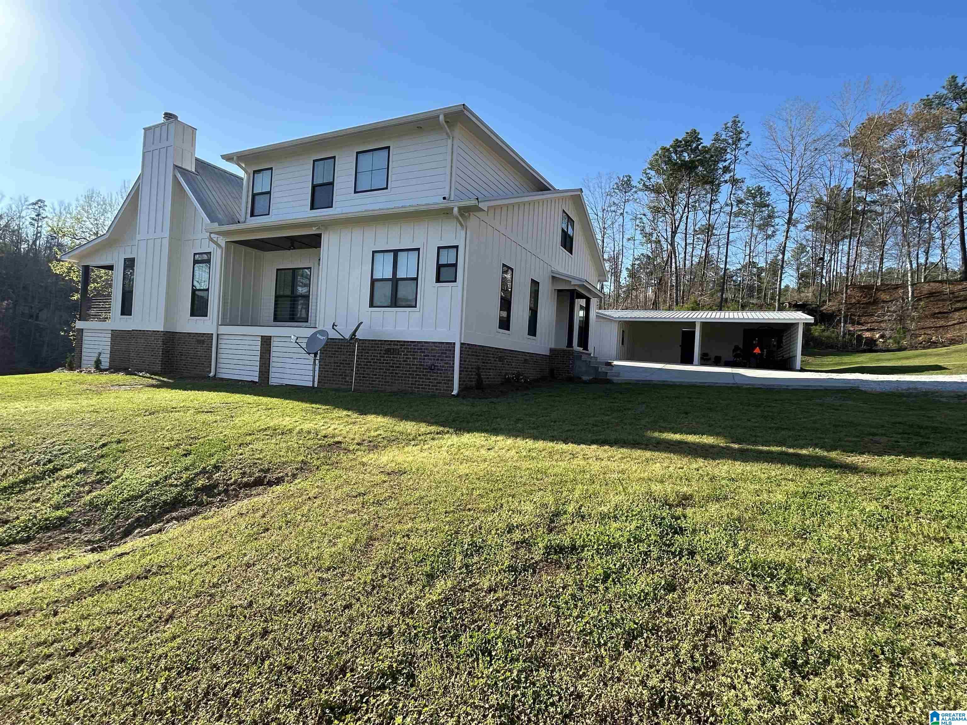 Image 4: Side Of Structure