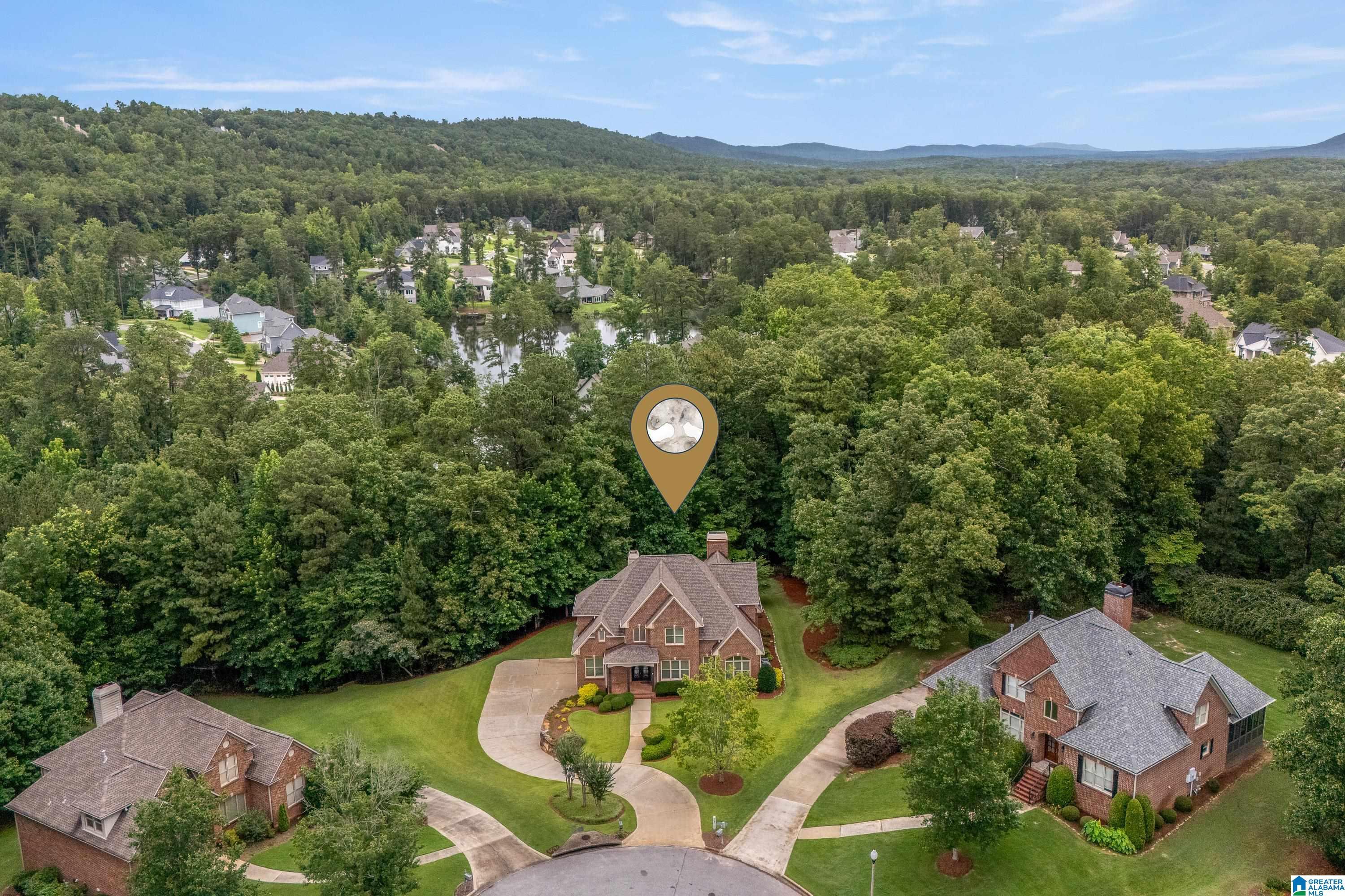 Image 2: Almost an acre in Greystone Cove