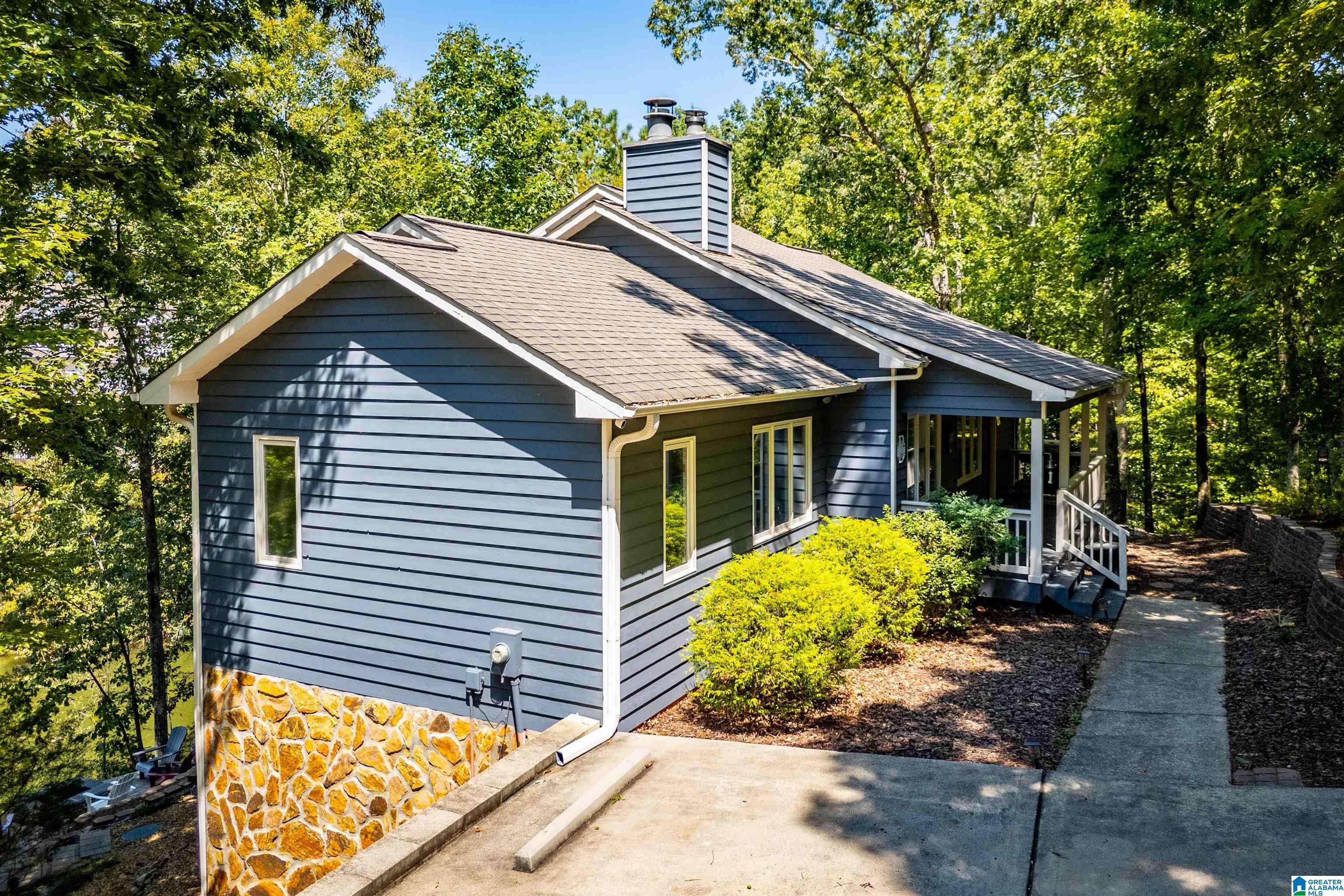 Image 4: WELL MAINTAINED HOME