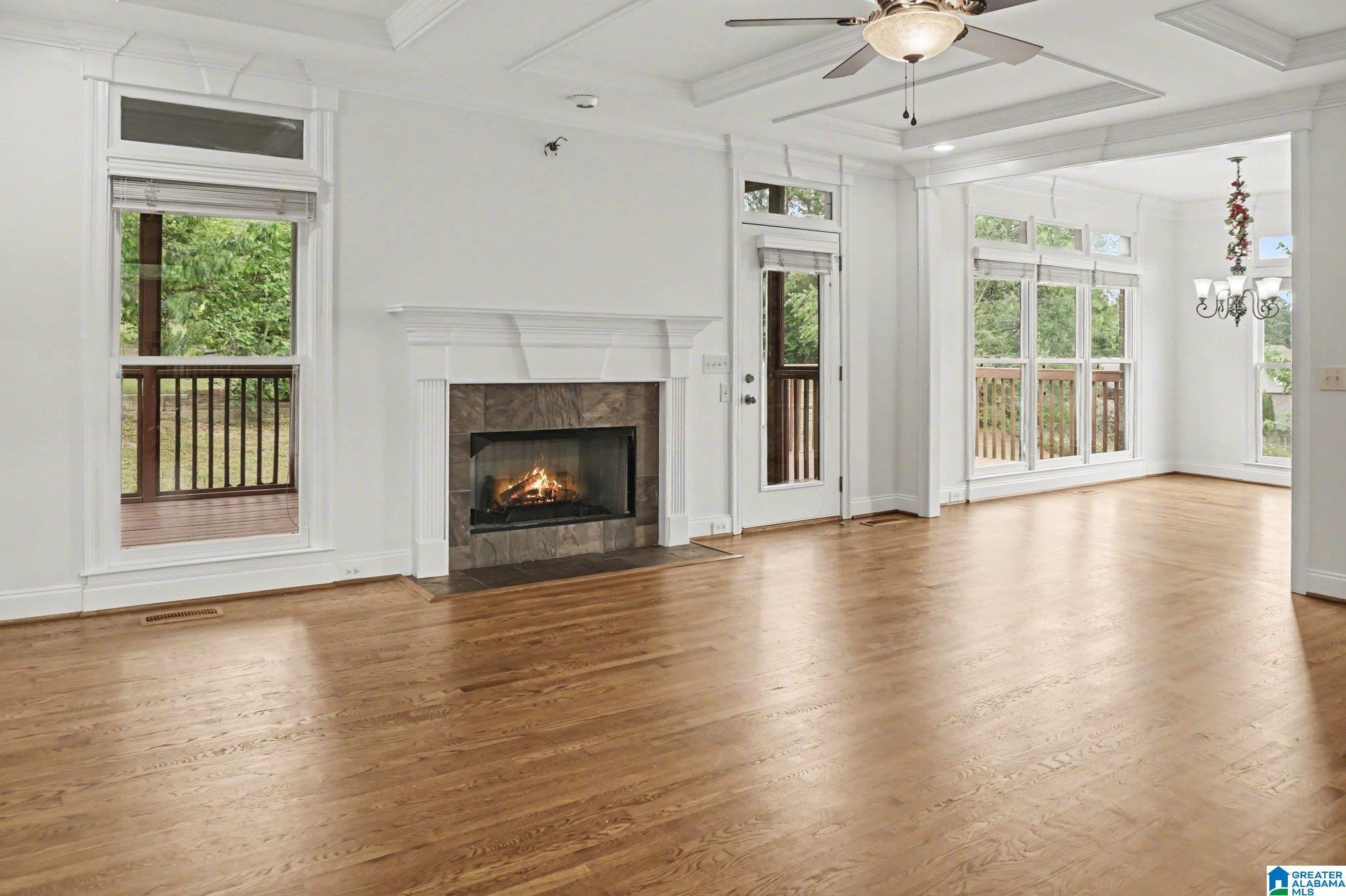 Image 2: Living Room