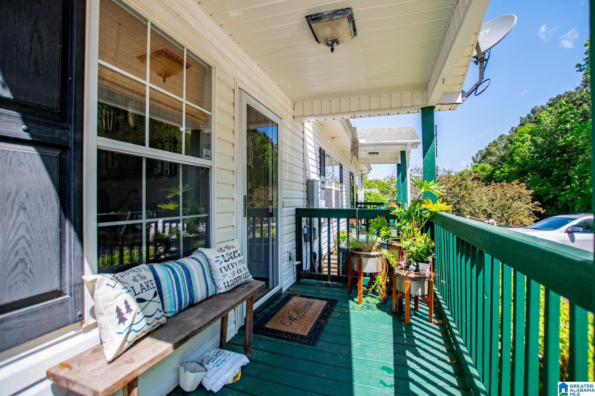 Image 3: Deck