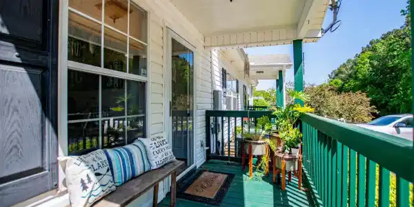 Image 3: Deck