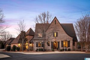 392 WOODWARD COURT