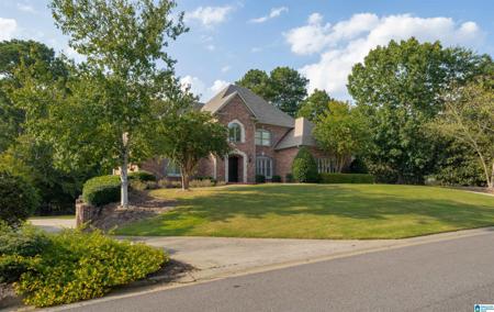 835 BISHOPS COURT