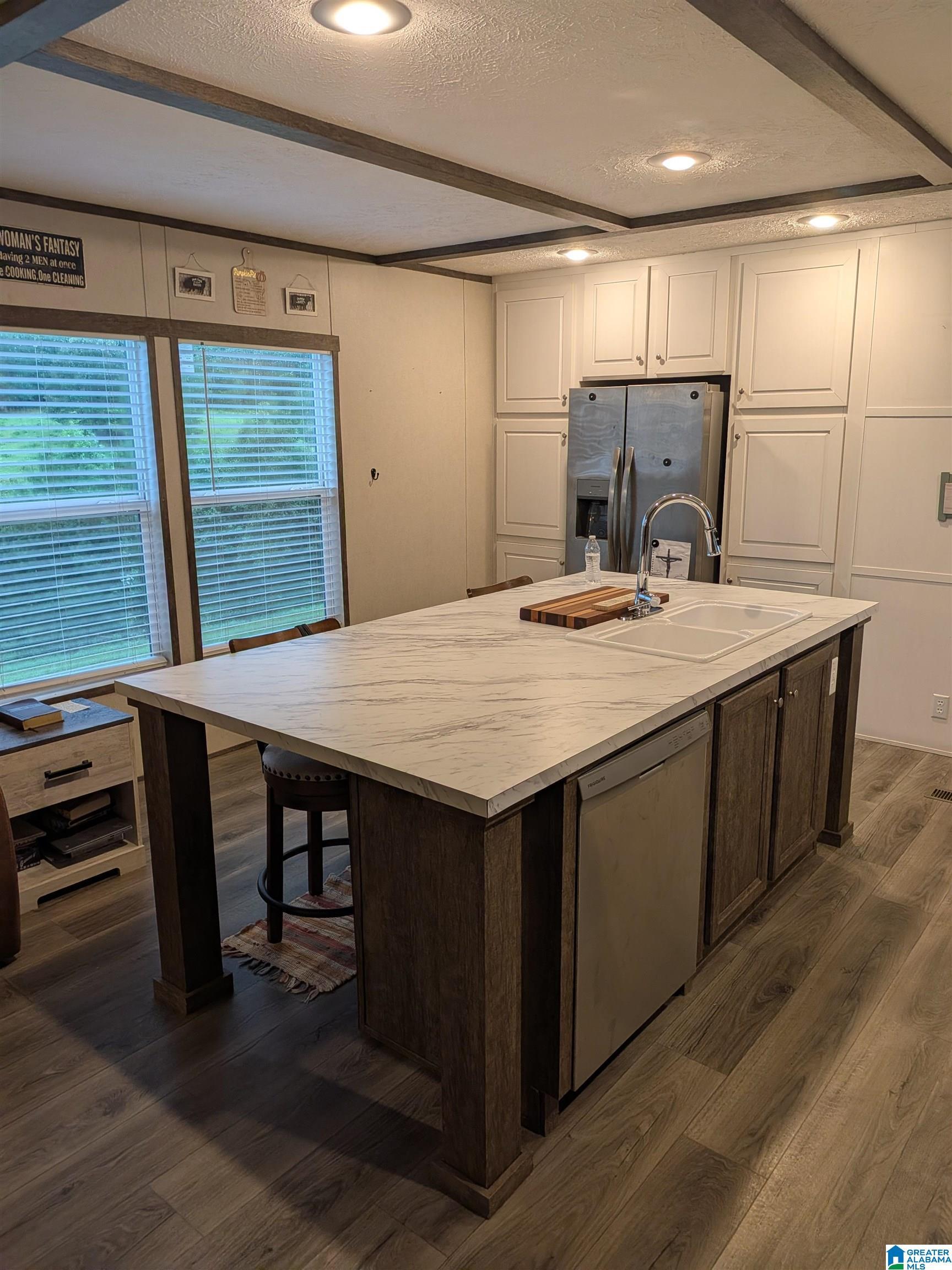 Image 2: Kitchen