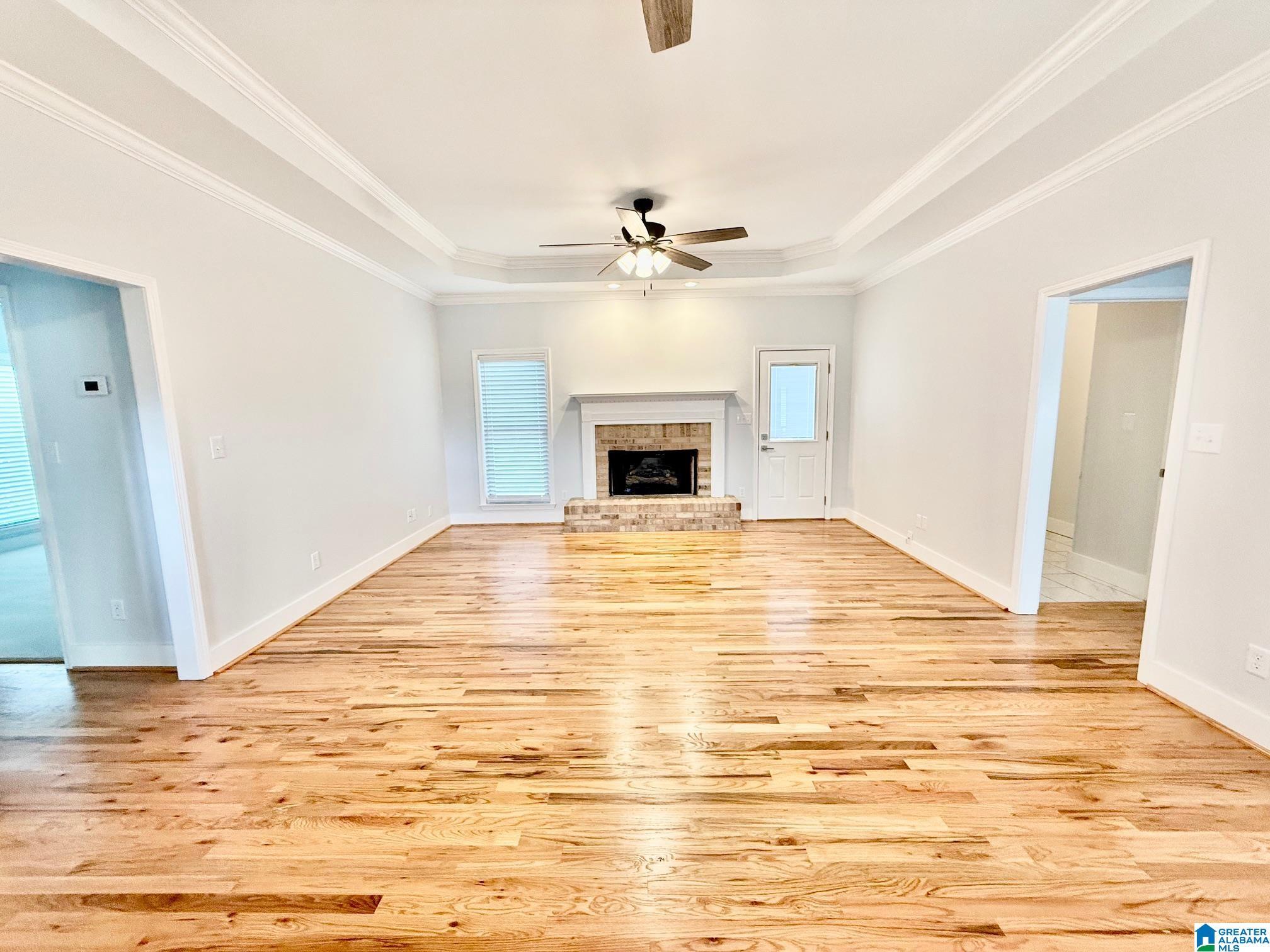 Image 3: Living Room