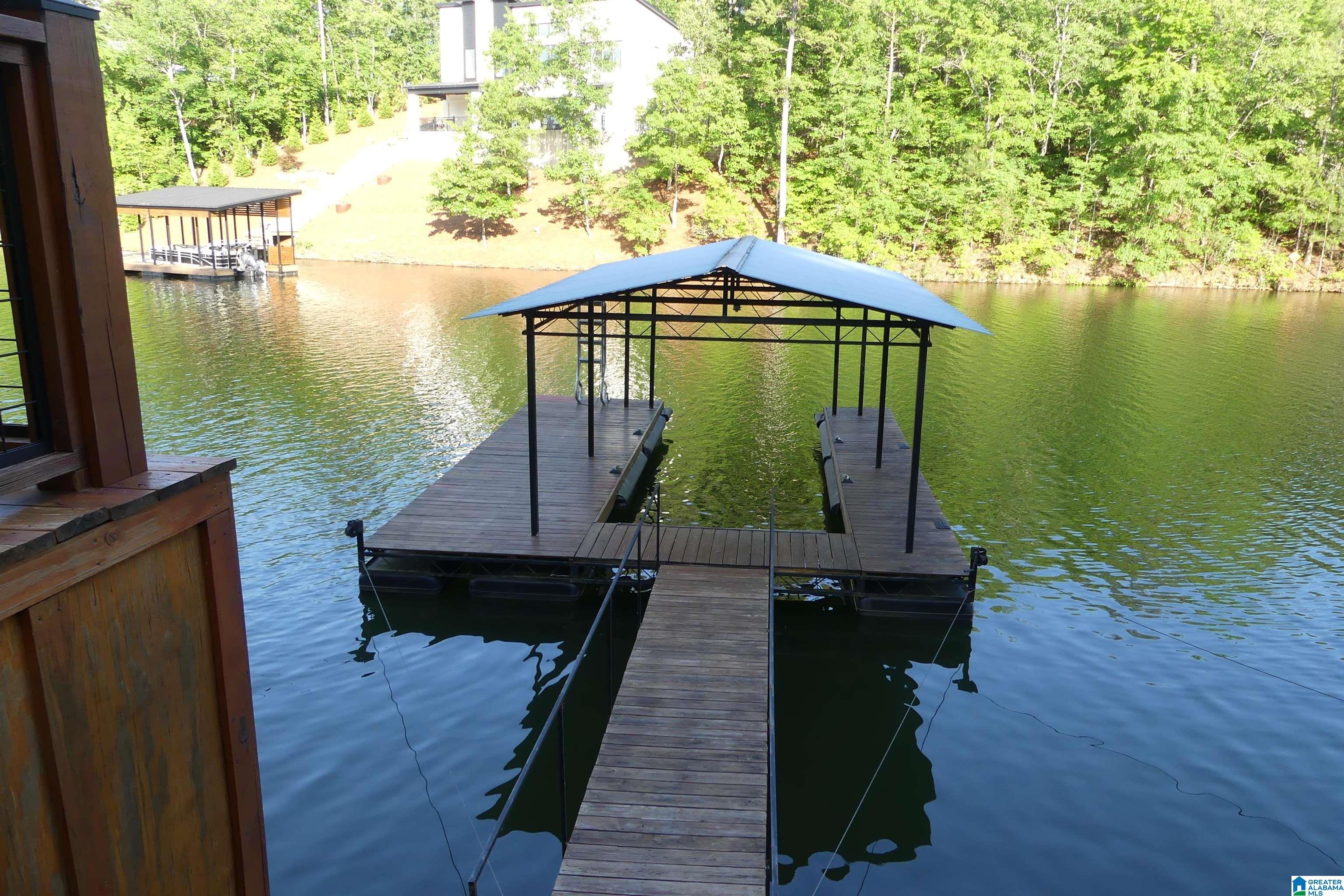 Image 4: COVERED FLOATING DOCK WITH GAZEBO