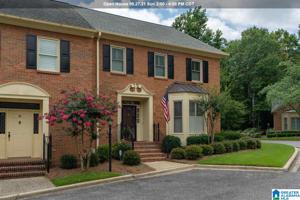 33 THE OAKS CIRCLE